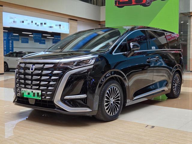 Denza D9 DM 2022 970 four-wheel drive flagship model