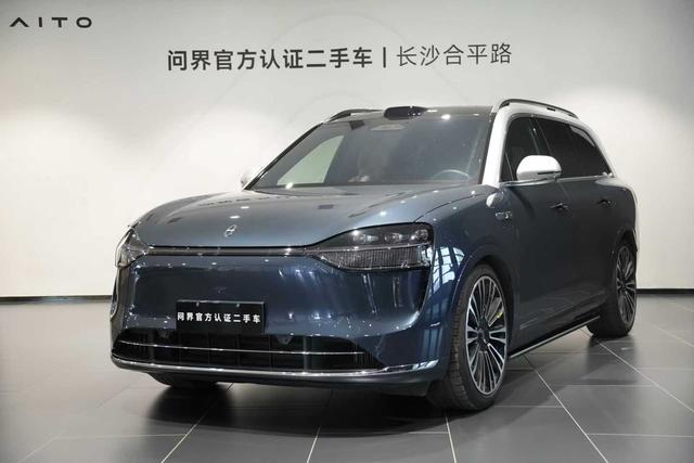 Wenjie M9 2024 extended range Max six-seater version