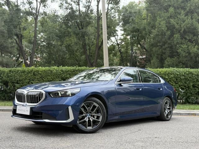 BMW i5 2024 eDrive35L Luxury Set