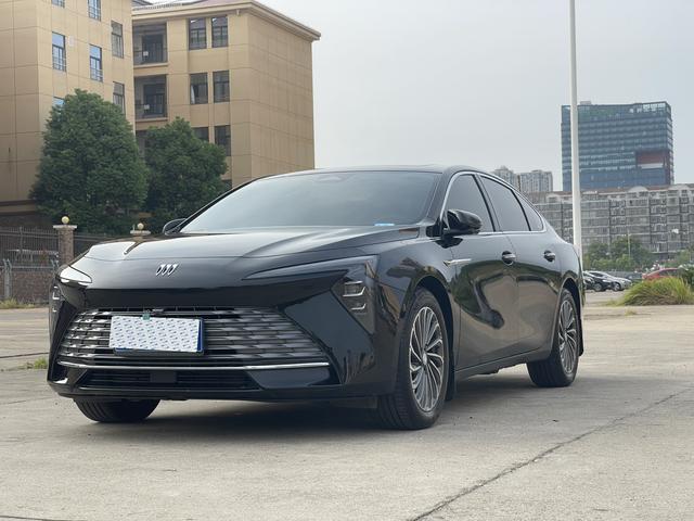Grand Touring 2023 28T Automatic Premium