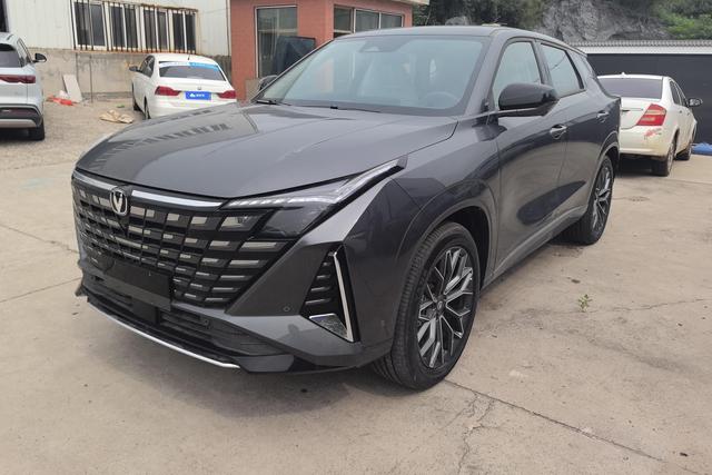 Changan UNI-Z 2025 1.5T DCT Premium Type