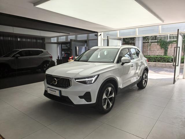 Volvo XC40 2025 B4 four-wheel drive Zhiyuan Deluxe Edition