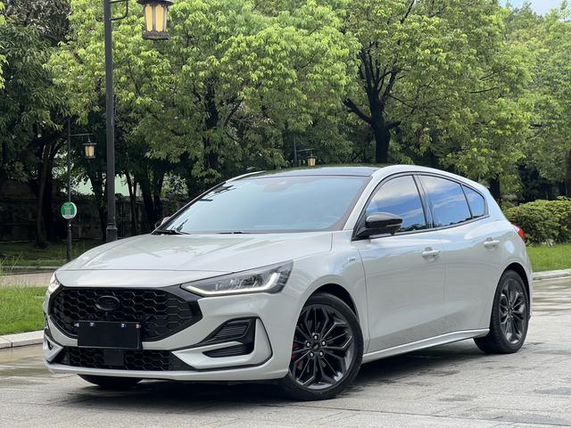 Fox 2022 hatchback EcoBoost 180 automatic ST Line