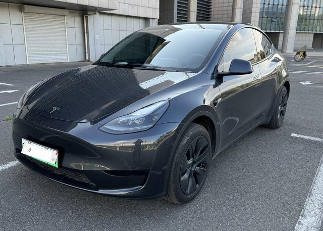 Model Y 2024 rear-wheel drive version