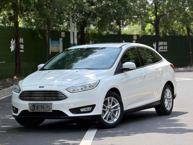 Fox 2018 Classic Sedan 1.6L Manual Fashion Smart Edition