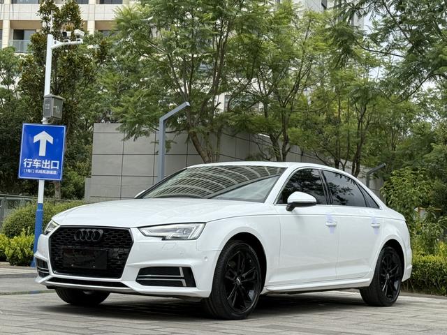 Audi A4L 2018 30th anniversary model 40 TFSI sporty
