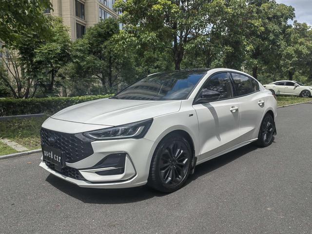 Focus 2022 Trim EcoBoost 180 Auto ST Line