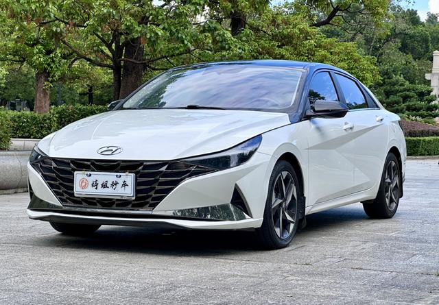Elantra 2021 1.5L CVT LUX Premium