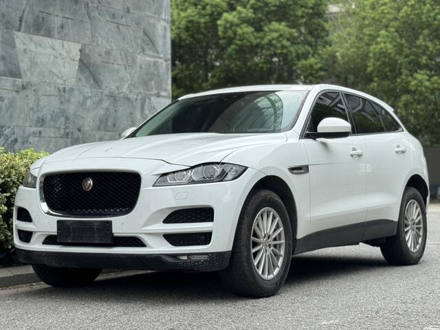 Jaguar F-PACE 2018 2.0T 2WD Urban Premium