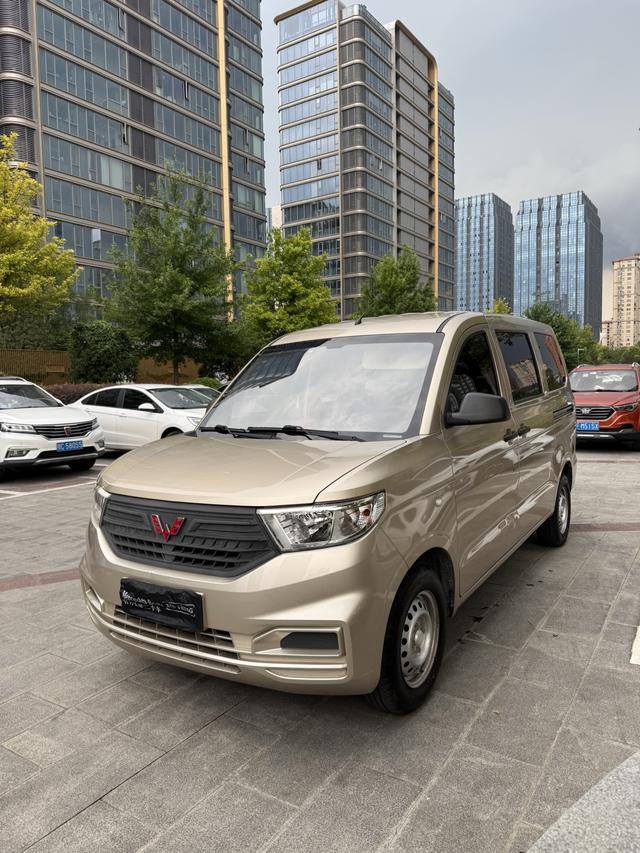 Wuling Hongguang V 2019 model 1.5L basic National VI LAR