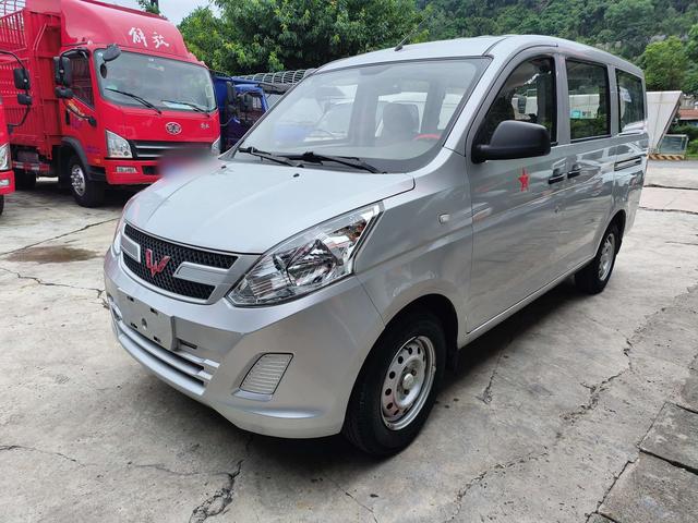 Wuling Rongguang V 2018 1.2L Standard Type
