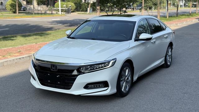 Accord 2018 260TURBO Elite National V