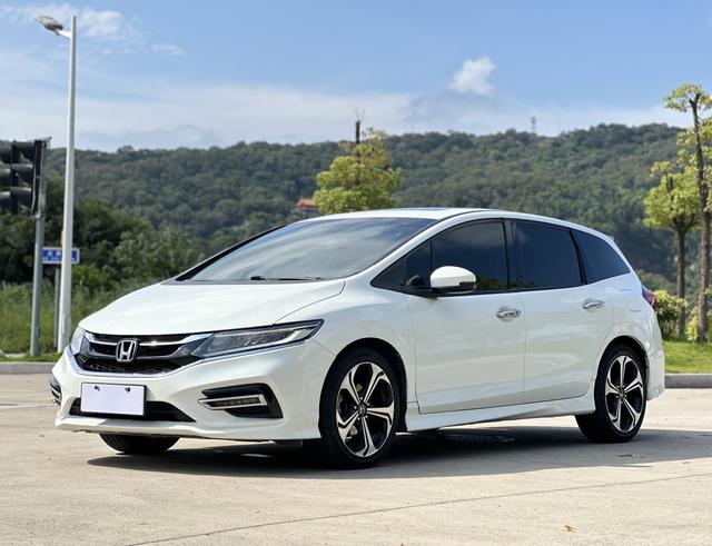 Jade 2017 210TURBO CVT Deluxe Edition 5 Seats