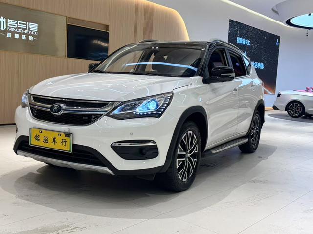 Song DM 2017 1.5TID full-time four-wheel drive honor type