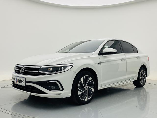 Bora 2023 300TSI DSG Premium Edition