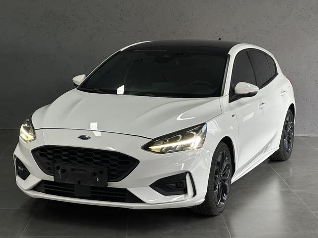 Focus 2020 2-Class EcoBoost 180 Auto ST Line