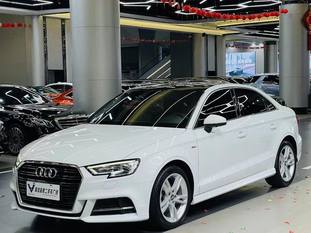 Audi A3 2018 30th Anniversary Year Limousine 35 TFSI Style