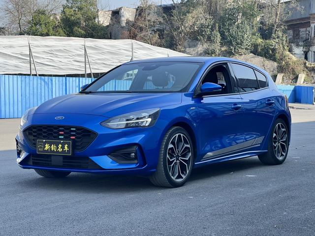 Focus 2021 2-Class EcoBoost 180 Auto ST Line