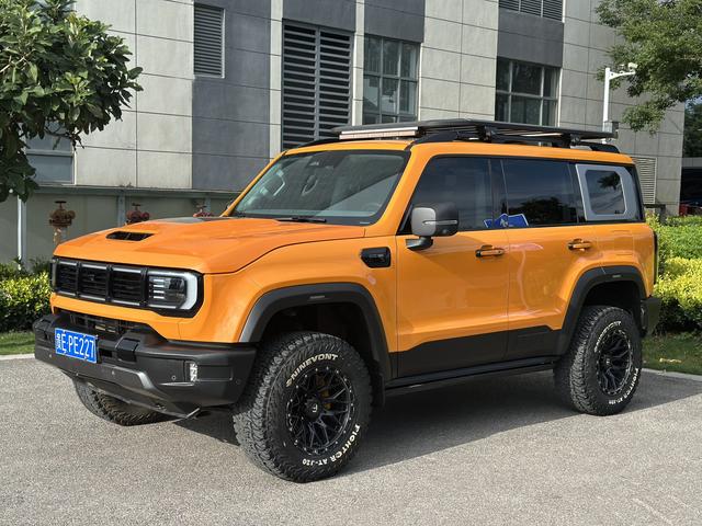 Beijing off-road BJ40 2024 City Hunter Version 2.0T automatic four-wheel drive extreme type