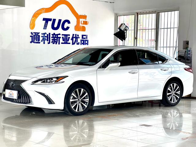 Lexus ES 2021 200 Luxury