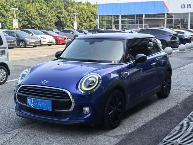 MINI 2018 model 1.5T COOPER artist
