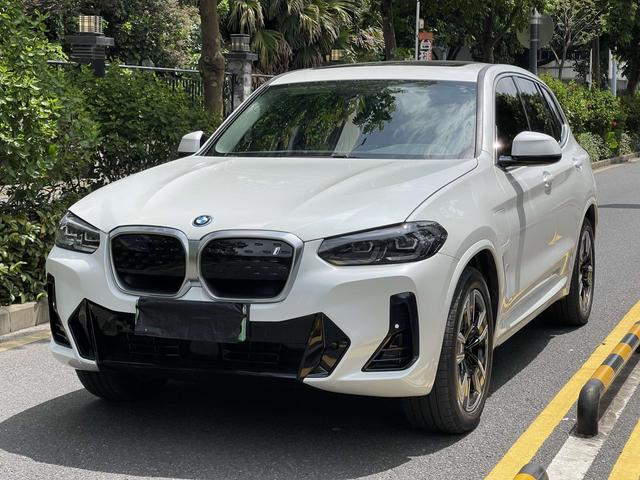 BMW iX3 2024 Leader