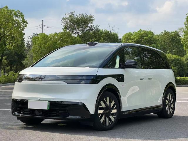 ZEEKR MIX 2025 102kWh long battery life Smart Driving version