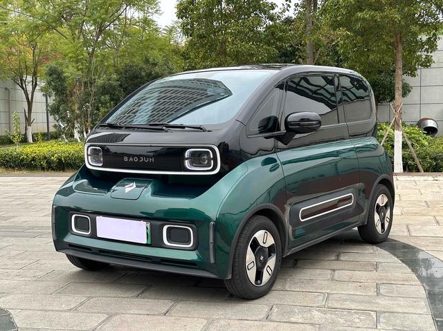 Baojun KiWi EV 2022 Artist Light Edition Lithium Iron Phosphate