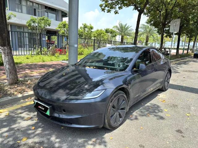 Model 3 2023 Rear Wheel Drive