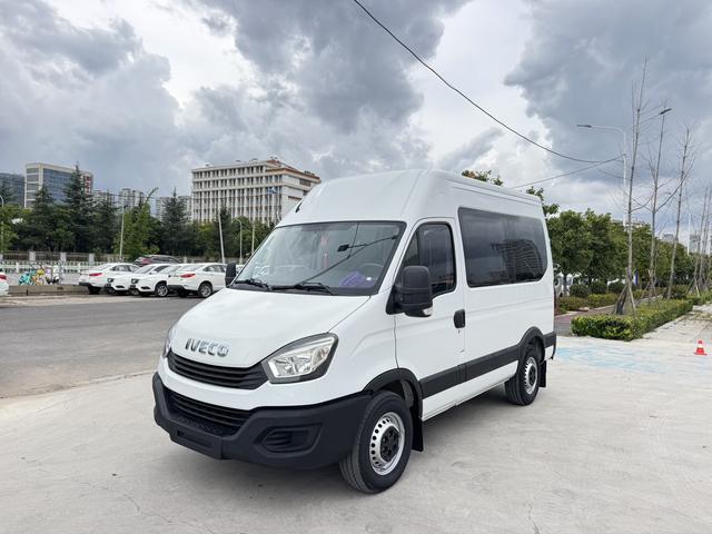 Iveco Ousheng 2018 2.3T short-axle high-top multi-function side sliding door F1A