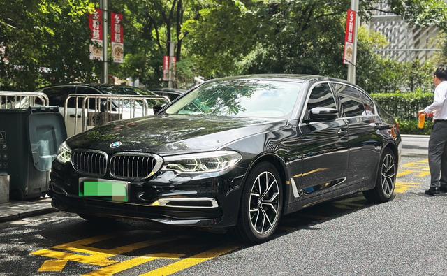 BMW 5 Series PHEV 2020 Mileage Upgrade 530Le Luxury Package