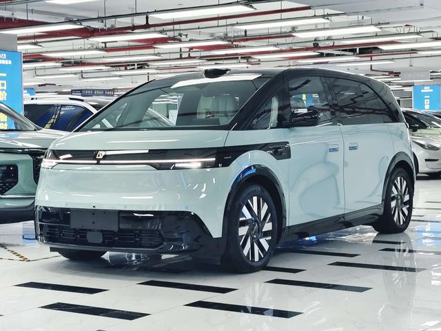 ZEEKR MIX 2025 102kWh long battery life Smart Driving version