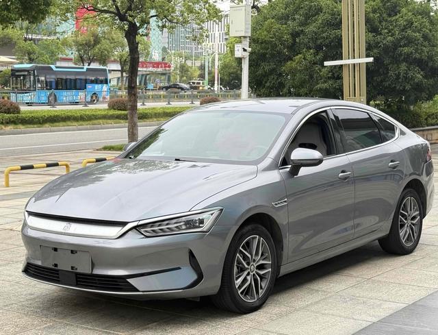 QIN PLUS EV 2023 Champion Edition 420KM LEADER