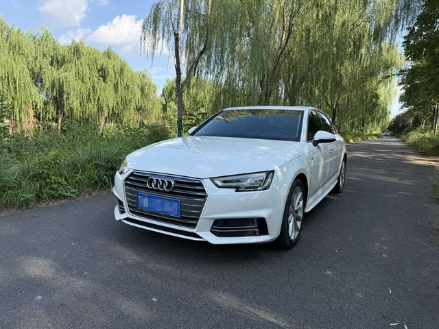 Audi A4L 2018 30th anniversary model 40 TFSI aggressive type