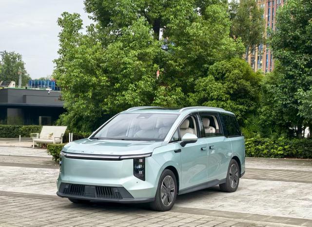 Everyone 7 EV 2023 Forest extended battery life version