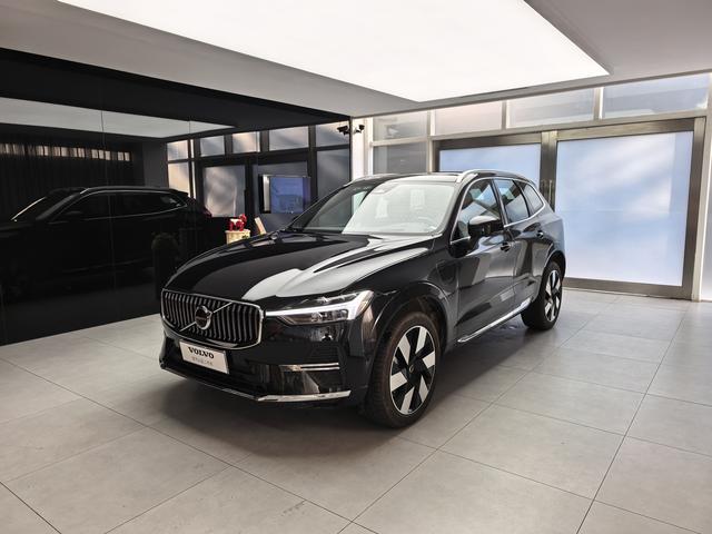 Volvo XC60 PHEV 2025 T8 four-wheel drive long battery life Zhiya Deluxe Edition