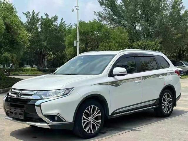 Outlander 2018 2.0L 2WD Pride 5-Seater