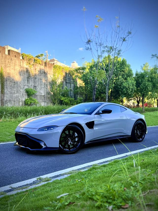 Vantage 2018 4.0T V8