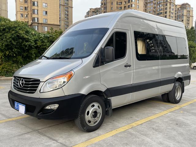 Xingrui 2022 2.0T Diesel Fuel-saving King PLUS Deluxe Edition Center axle 8-9 seats