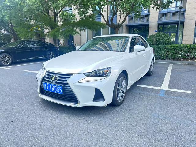 Lexus IS 2017 300 Leader