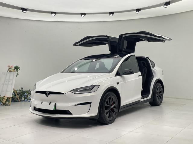 Model X 2023 Plaid version three-motor all-wheel drive version