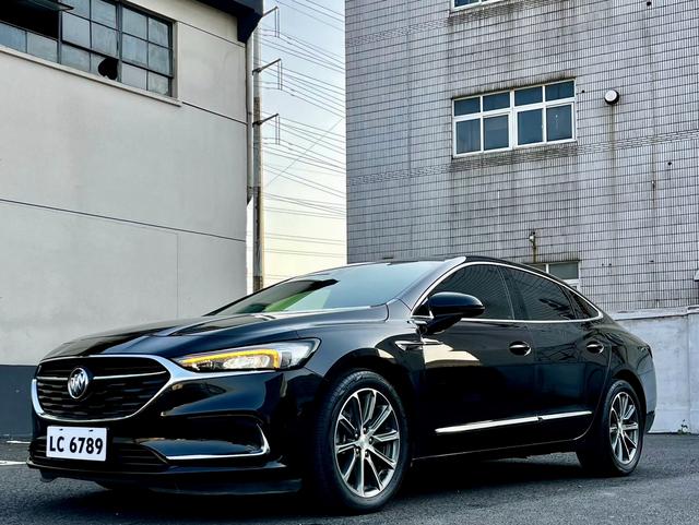 Grand Touring 2021 652T Luxury