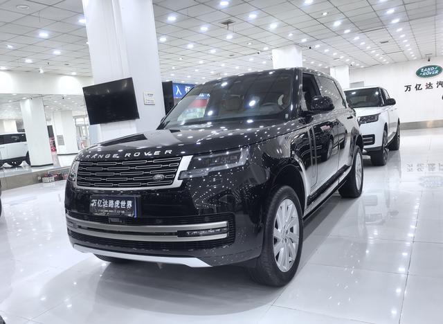 Range Rover 2023 3.0 L6 400PS Centurion Seven Seat Plus