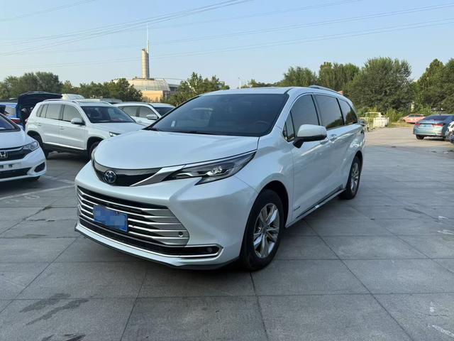 Xena 2021 2.5L Hybrid Platinum Edition