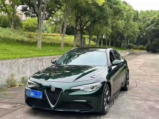 Giulia Giulia 2019 2.0T 280HP Luxury Edition