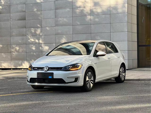 Golf*Pure Electric 2019 Chi