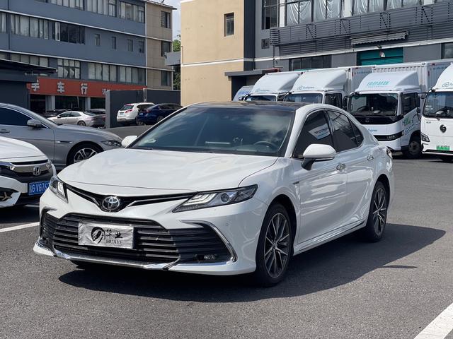 Camry 2023 2.5G Deluxe Edition