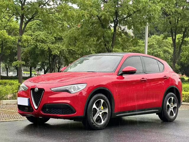 Stelvio Steinway 2017 2.0T 200HP Luxury Edition