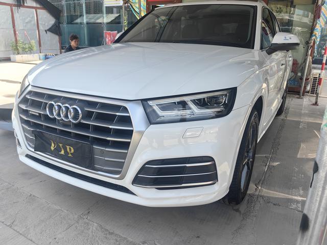Audi Q5L 2018 40 TFSI Glory Style National V