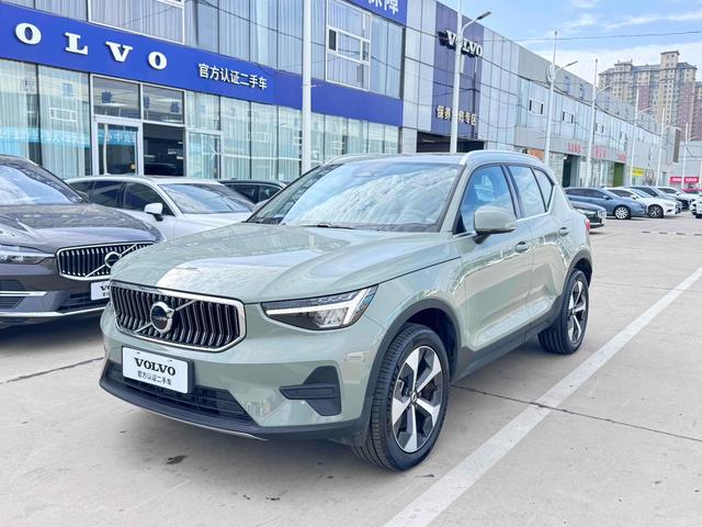 Volvo XC40 2025 B4 four-wheel drive Zhiyuan Deluxe Edition